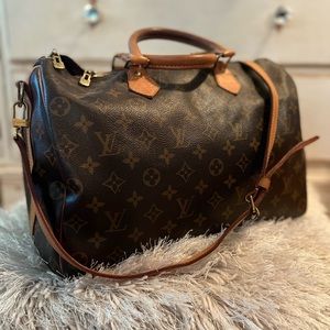 Authentic Louis Vuitton Speedy Bandolier 35